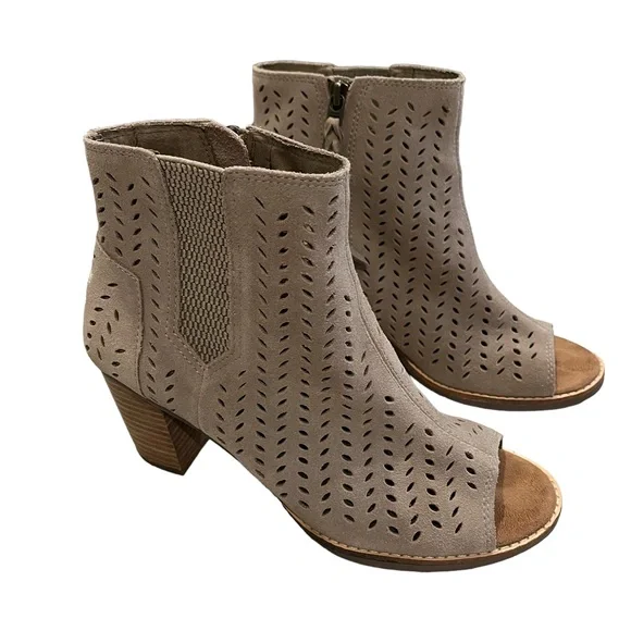 TOMS Majorca Perforated Suede Bootie, Sz 8 - Picture 8 of 14